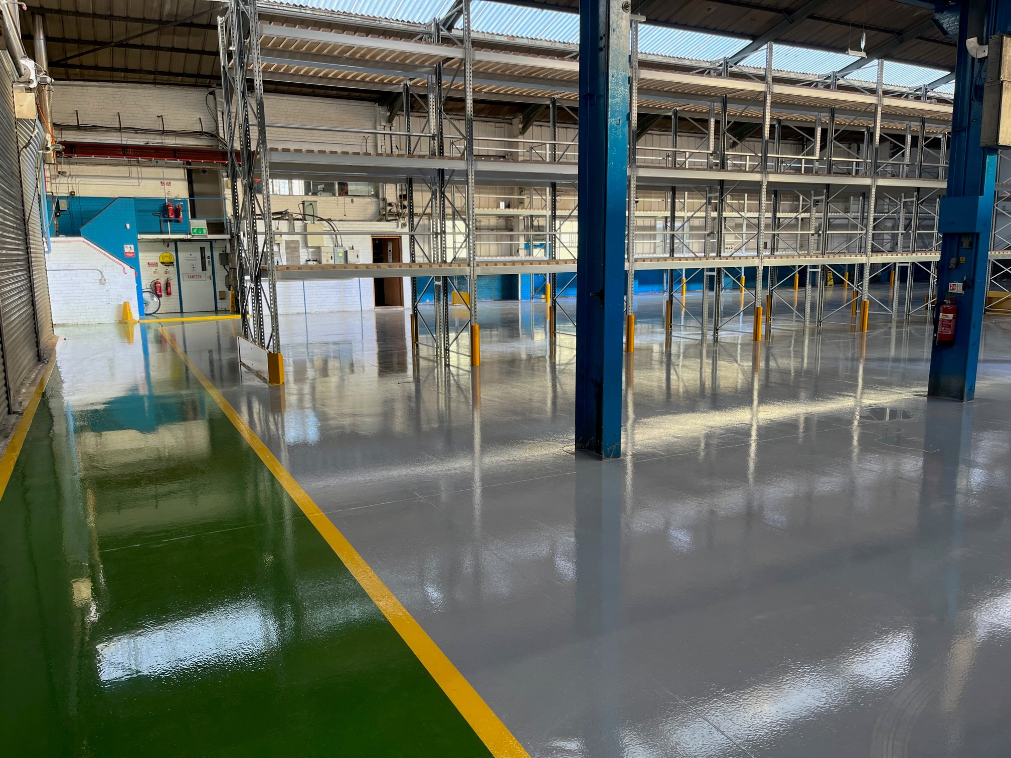 Renovating industrial flooring - heavy duty cementitious screed floor