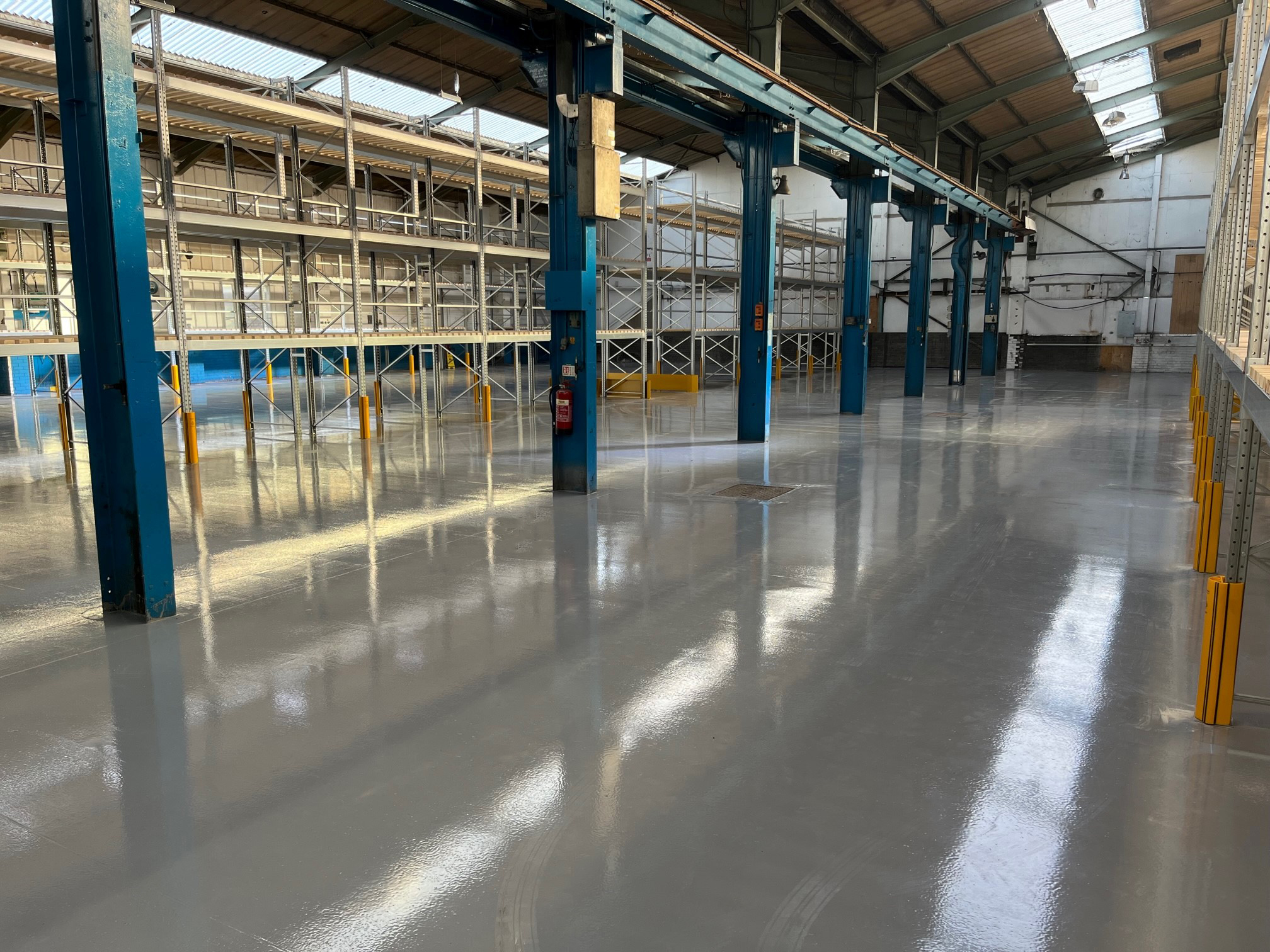 Renovating industrial flooring - heavy duty cementitious screed floor